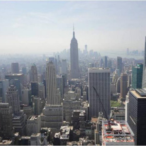 O Empire State Building impõe-se na paisagem que se vê a partir do Top of the Rock