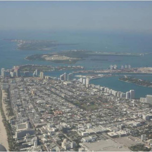 Vista de South Beach em Miami a partir do avião