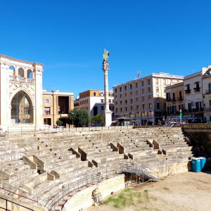 2DSC09688 Anfiteatro Romano + Palazzo Del Sedile + Colonna Sant`Oronzo -0 Lecce [1280x768]