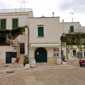 DSC00050  Piazza Castello - Otranto [1280x768]