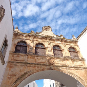 6DSC09601 Palazzo Vescovile + Loggia - Ostuni 0