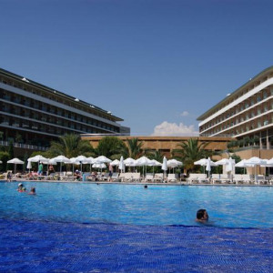 Vista da piscina principal