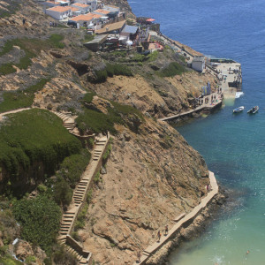 Bairro dos Pescadores e Praia do Carreiro do Mosteiro