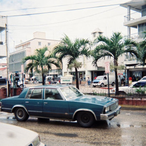 F1000011