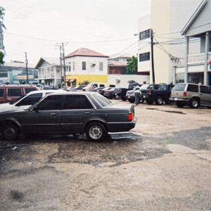 F1000018