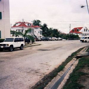 F1010036