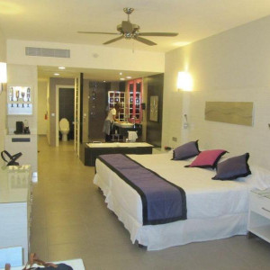 ...atributos de um hotel aberto há escassos meses