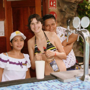 Em aprendizagem no bar fashion....tirei curso completo.....