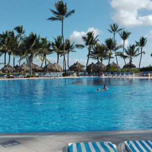 Piscina junto à praia