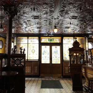 Crown Liquor Saloon