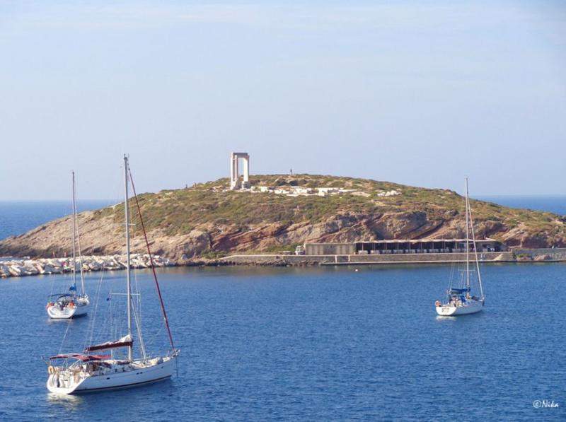 12Naxos