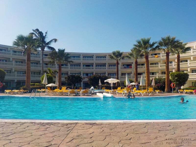 13. Piscina