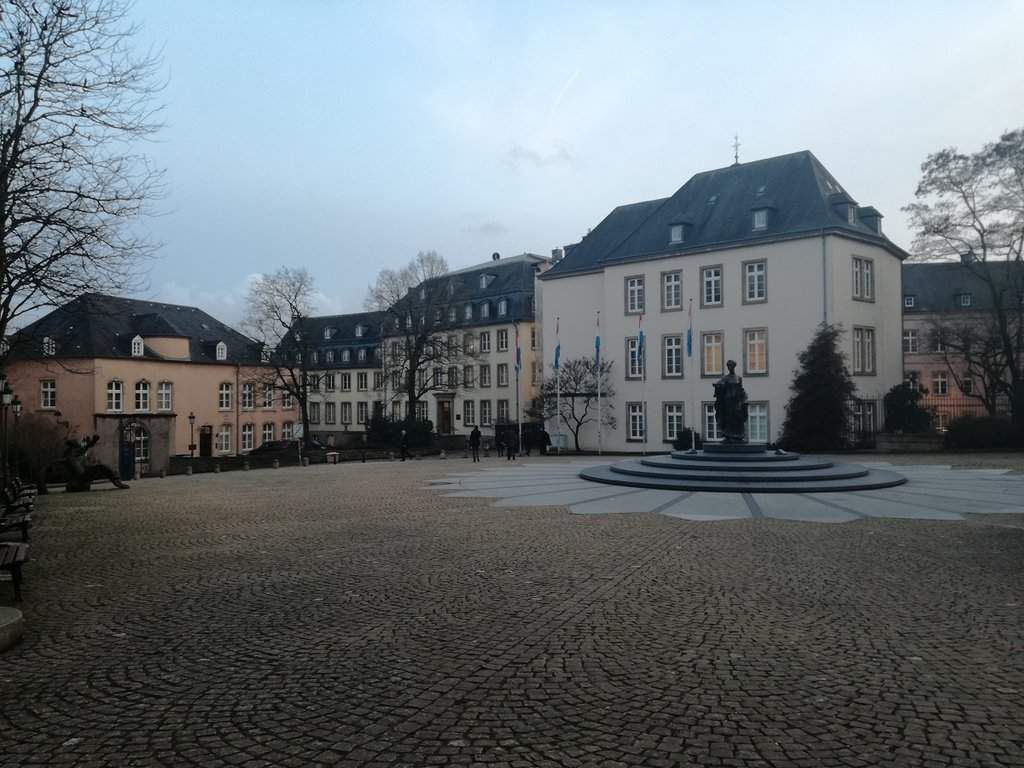 16 Luxemburgo