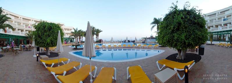 16. Piscina