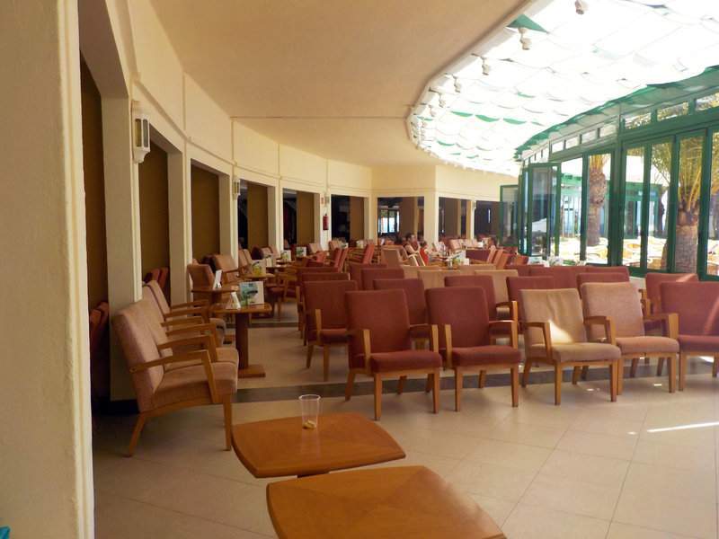 18. Bar