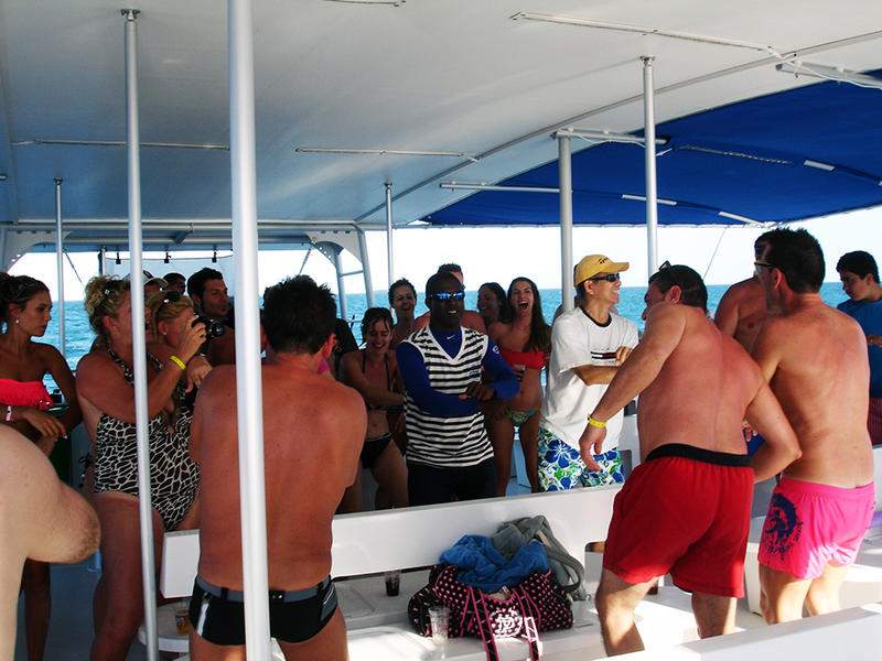23 - CATAMARAN FESTA