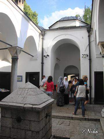 2DSC03668 Gazi Husrev Begova Medresa (Escola Islâmica)   Sarajevo 3