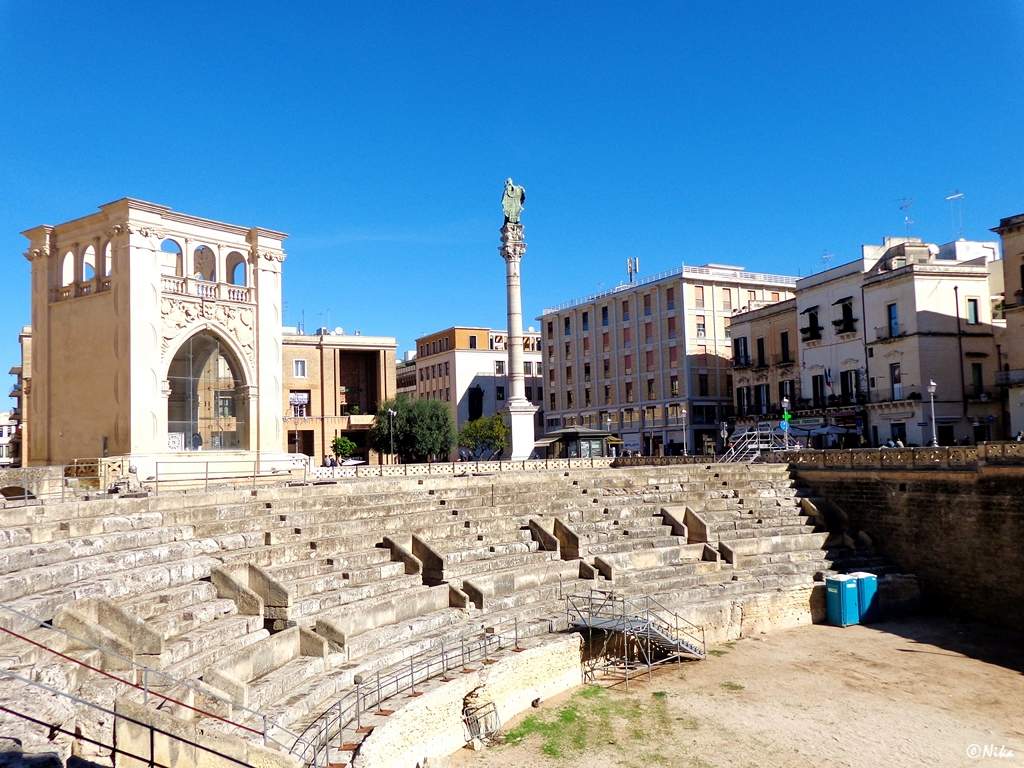 2DSC09688 Anfiteatro Romano + Palazzo Del Sedile + Colonna Sant`Oronzo -0 Lecce [1280x768]