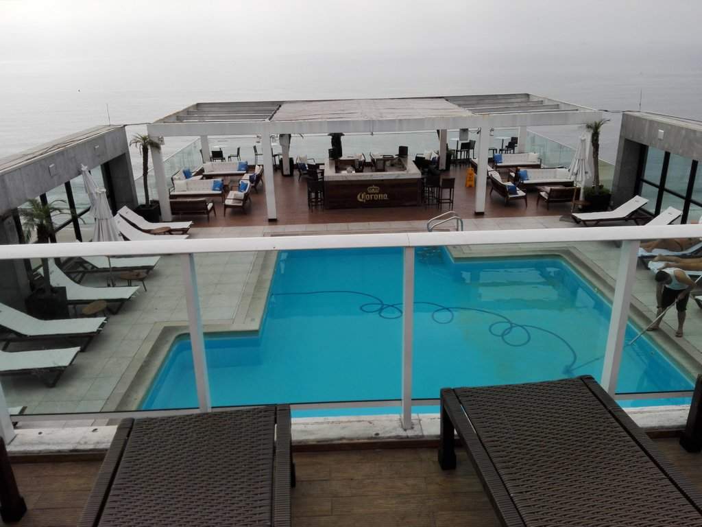2hotel1