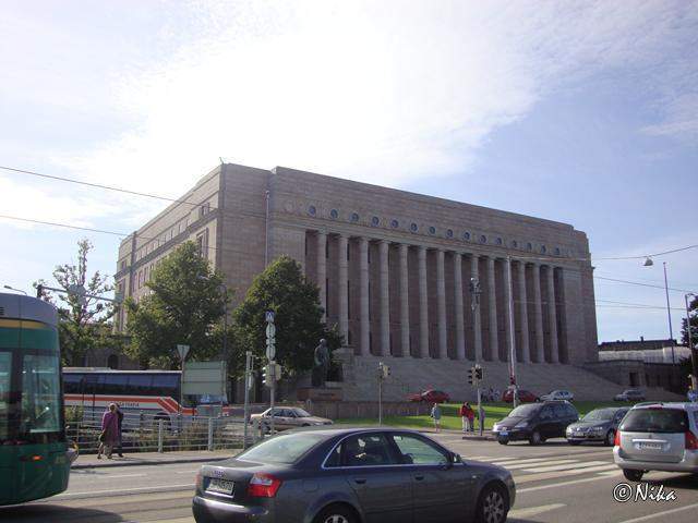 3Parlamentsgebaude (Parlamento) 2 - Helsinquia.JPG