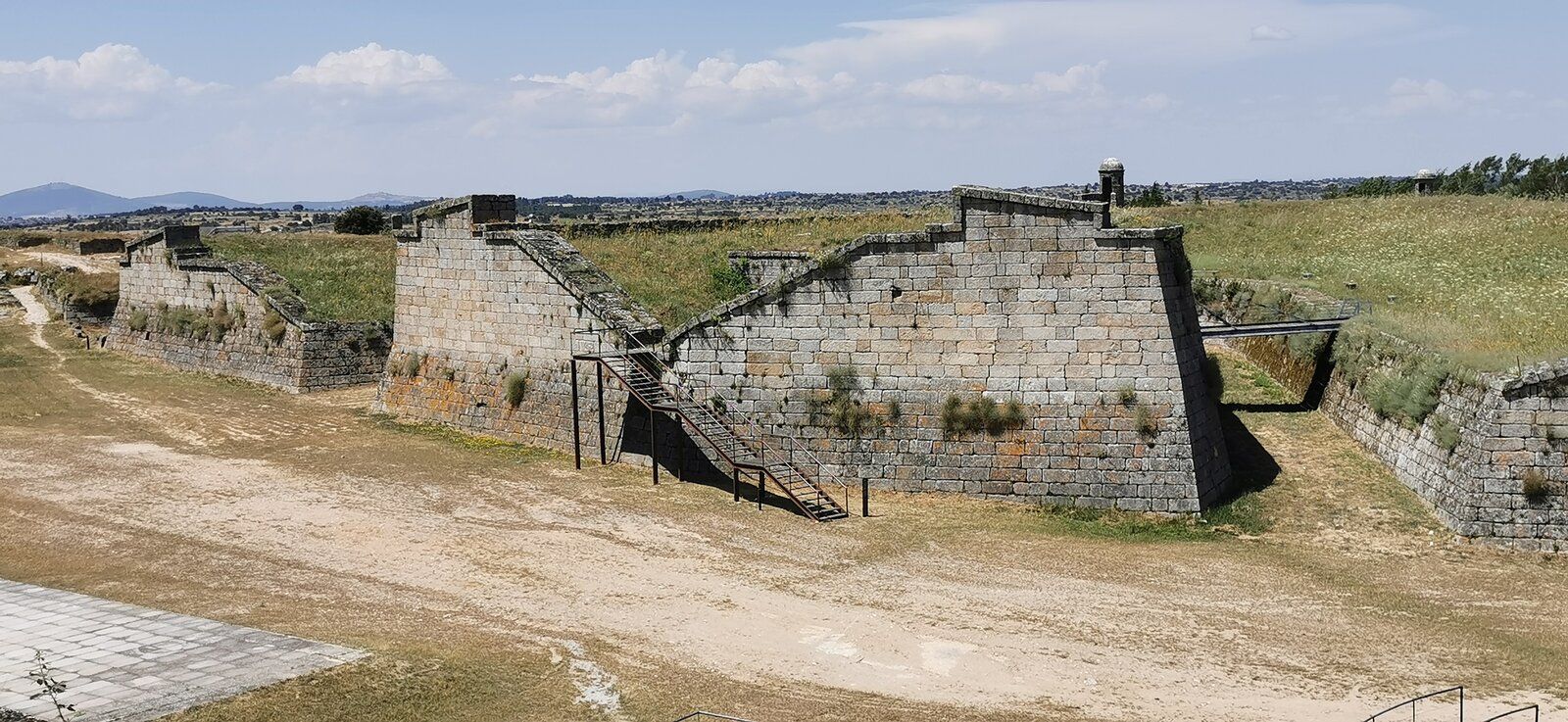 47 Almeida.jpg