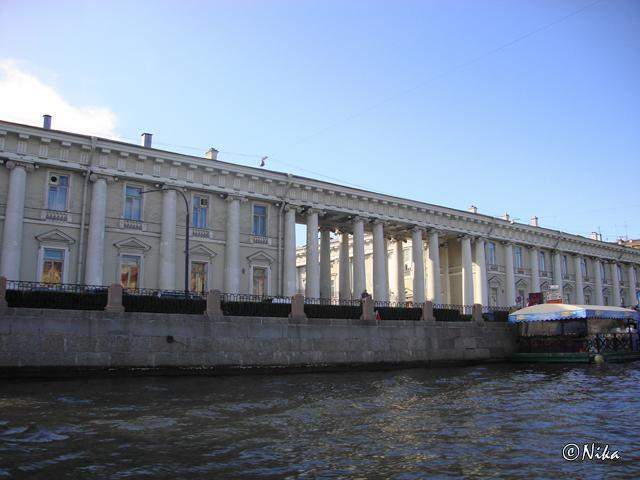 4Anichovskii Dvorets - S. Petersburgo.JPG