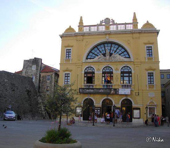 4DSC04169 Teatro Nacional - Split.JPG