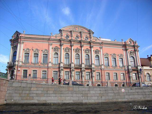 4Dvorets Beloselskikh-Belozerskikh 2 - S. Petersburgo.JPG