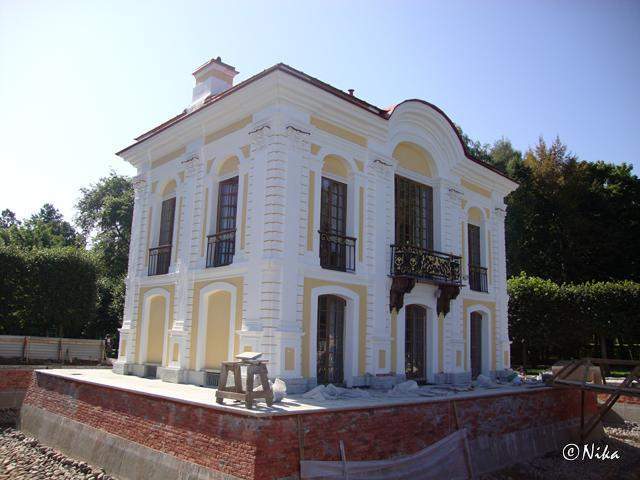 4Petrodvorets   Ermitazh (Hermitage)