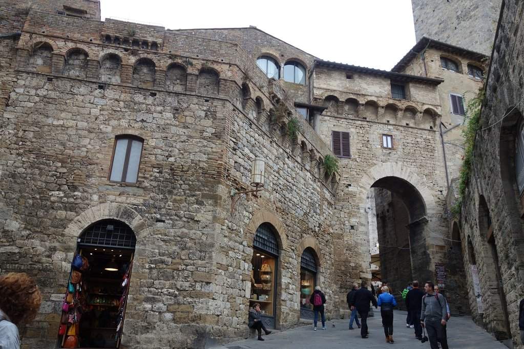 51 San Gimignano