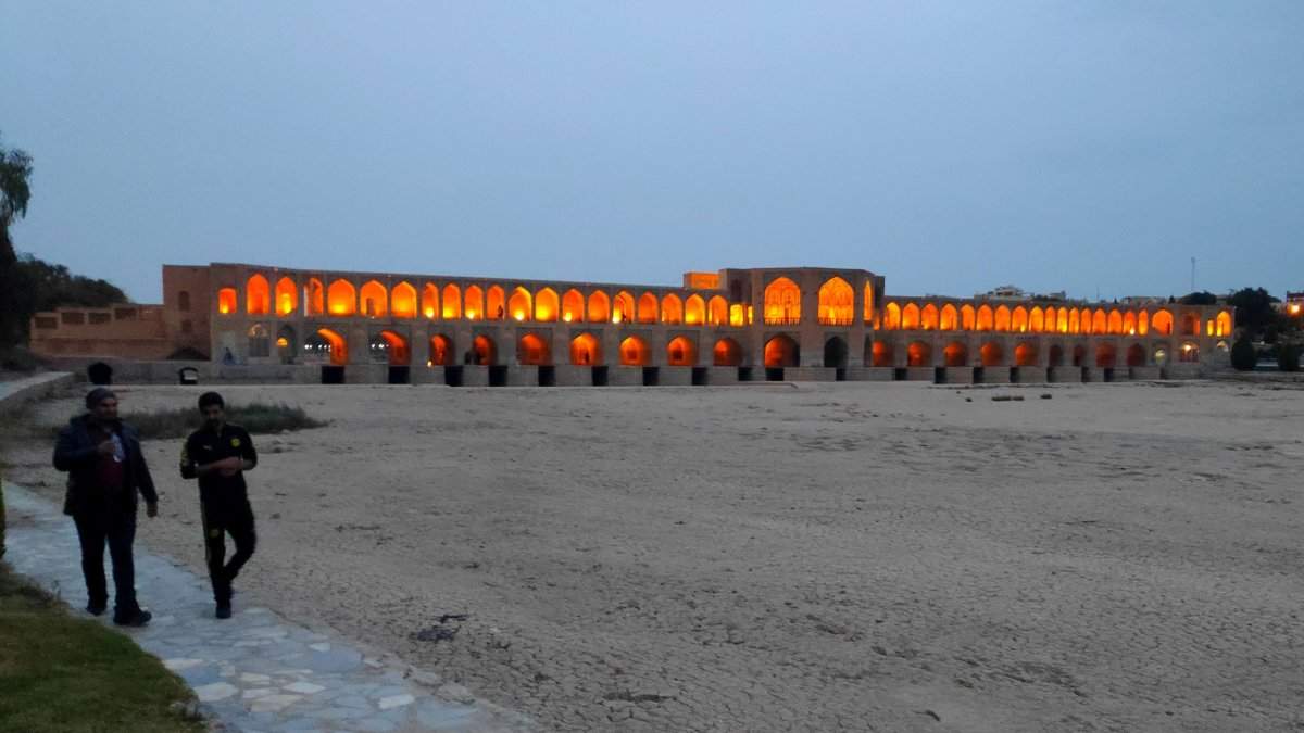 52 Isfahan