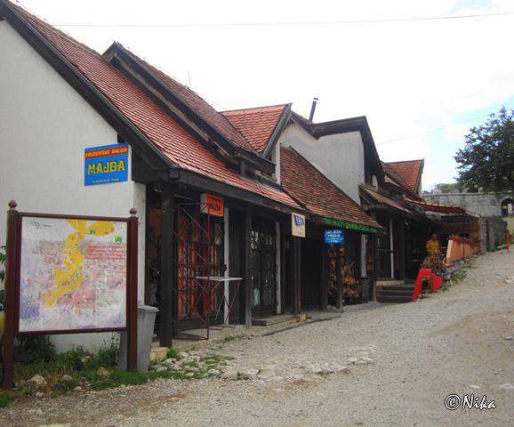 5DSC03627 Titova (rua)-Tesanj - Bósnia 02.JPG