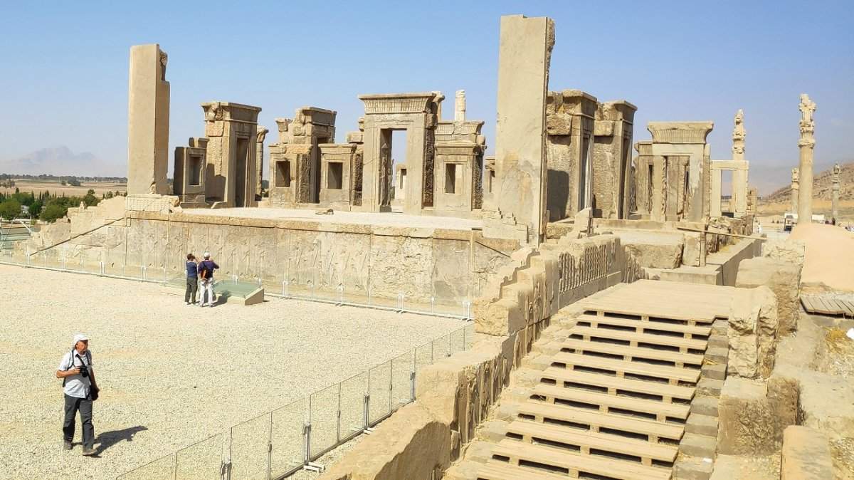 60 Persepolis