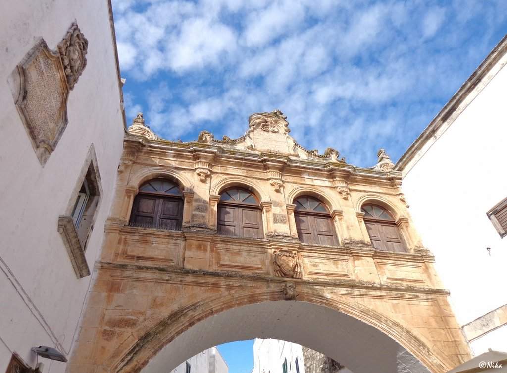 6DSC09601 Palazzo Vescovile + Loggia - Ostuni 0