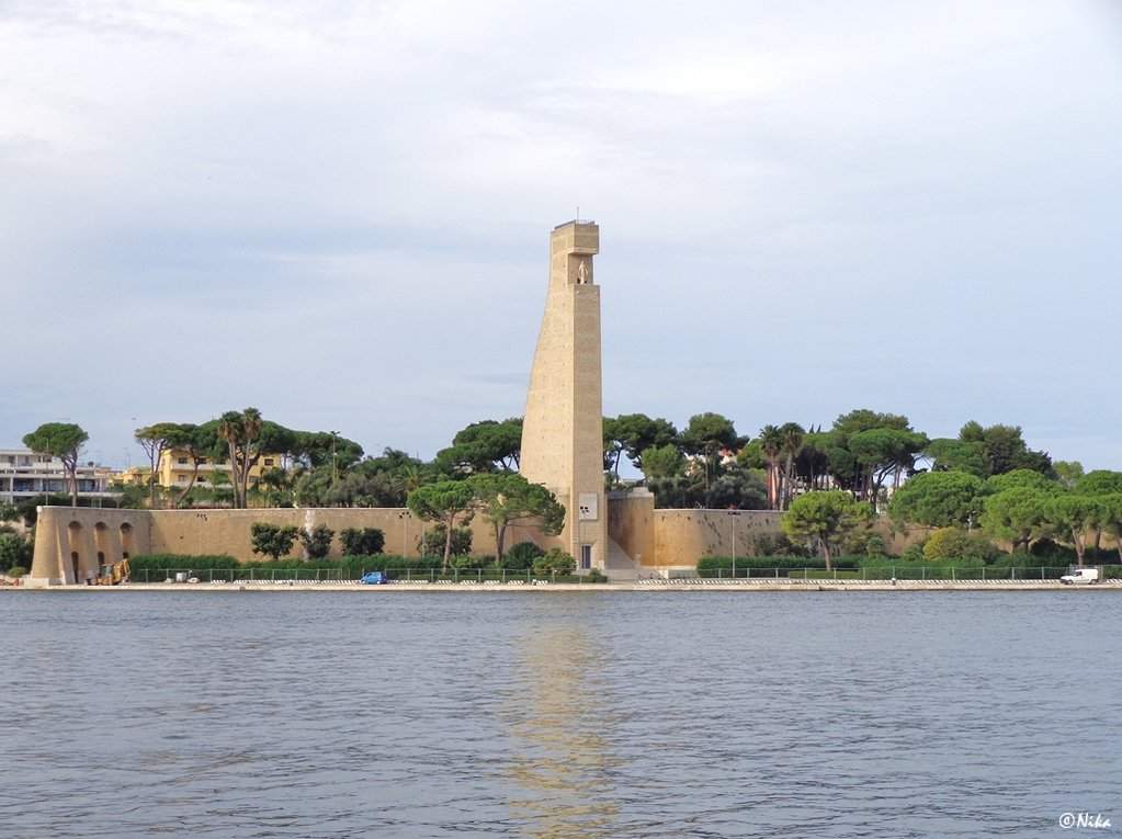 7DSC09659 Monumento Al Marinaio D Italia - Brindisi 0
