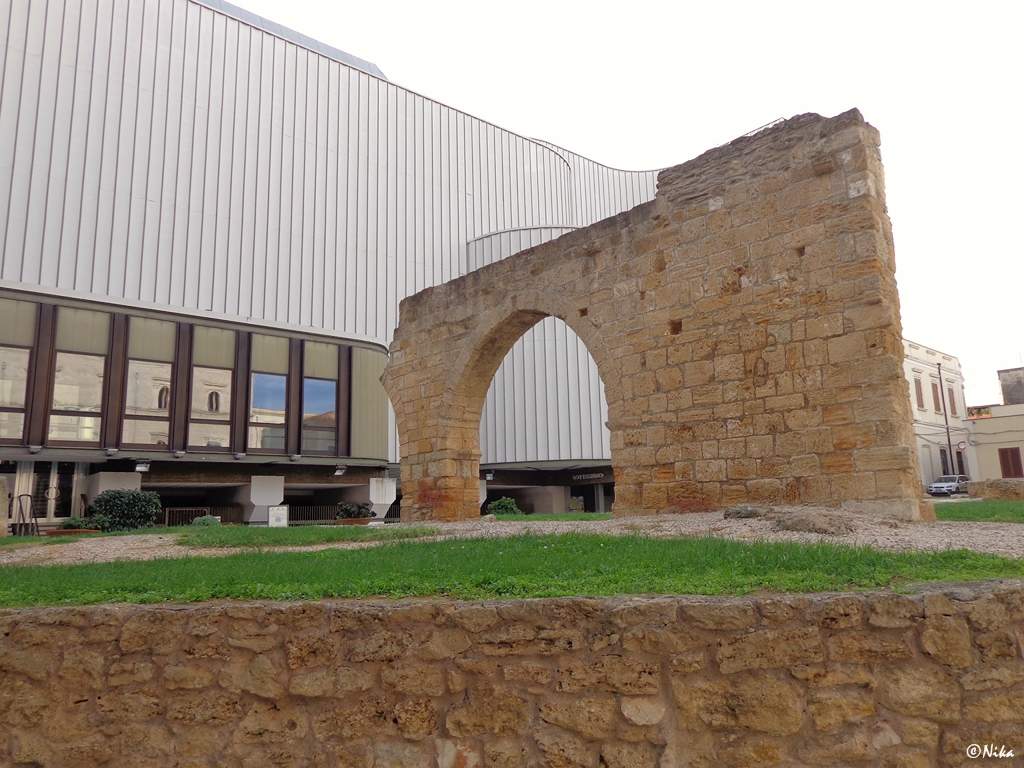 7DSC09676 Arco Medievale - Brindisi 0