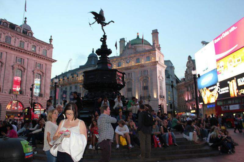 8 Eros Picaddily Circus