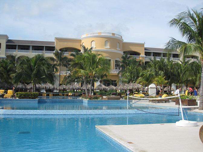 9.Hotel Piscina
