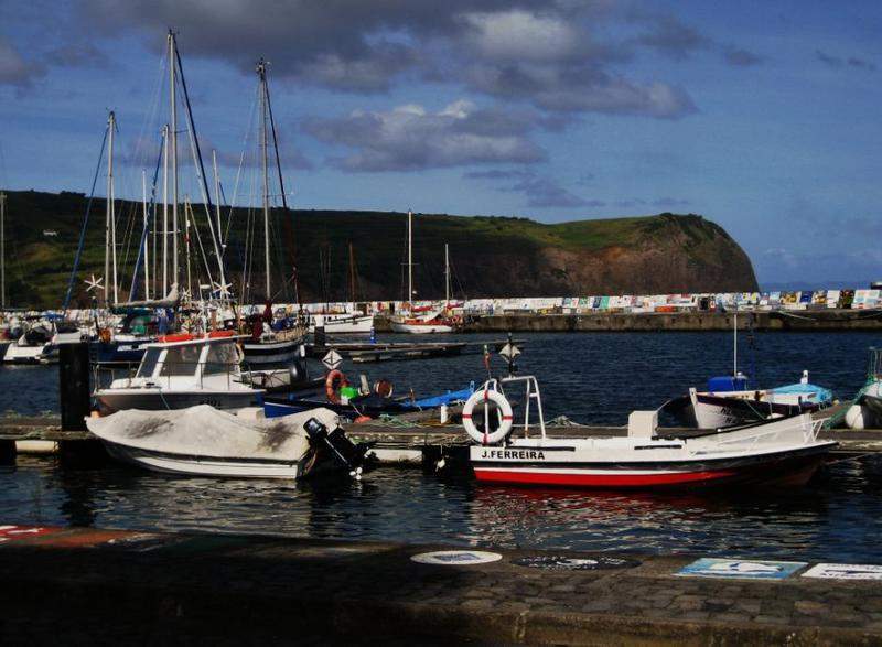 Açores 1 051