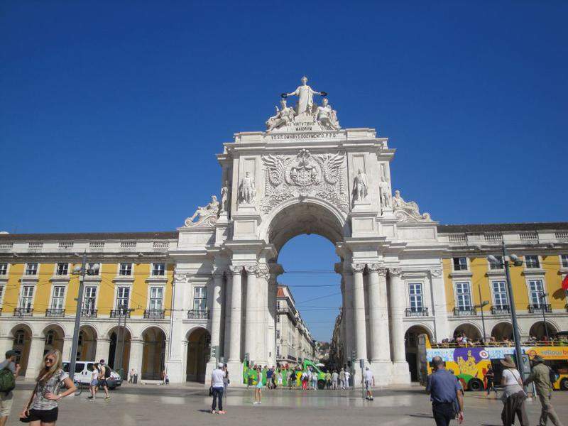 arco rua augusta