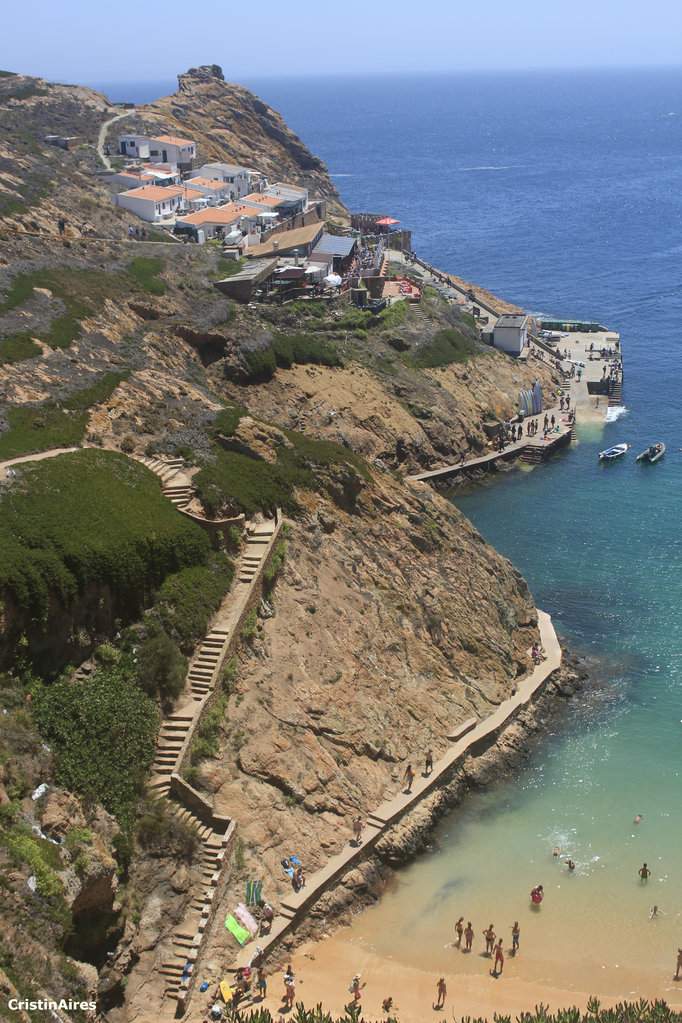 Bairro dos Pescadores e Praia do Carreiro do Mosteiro