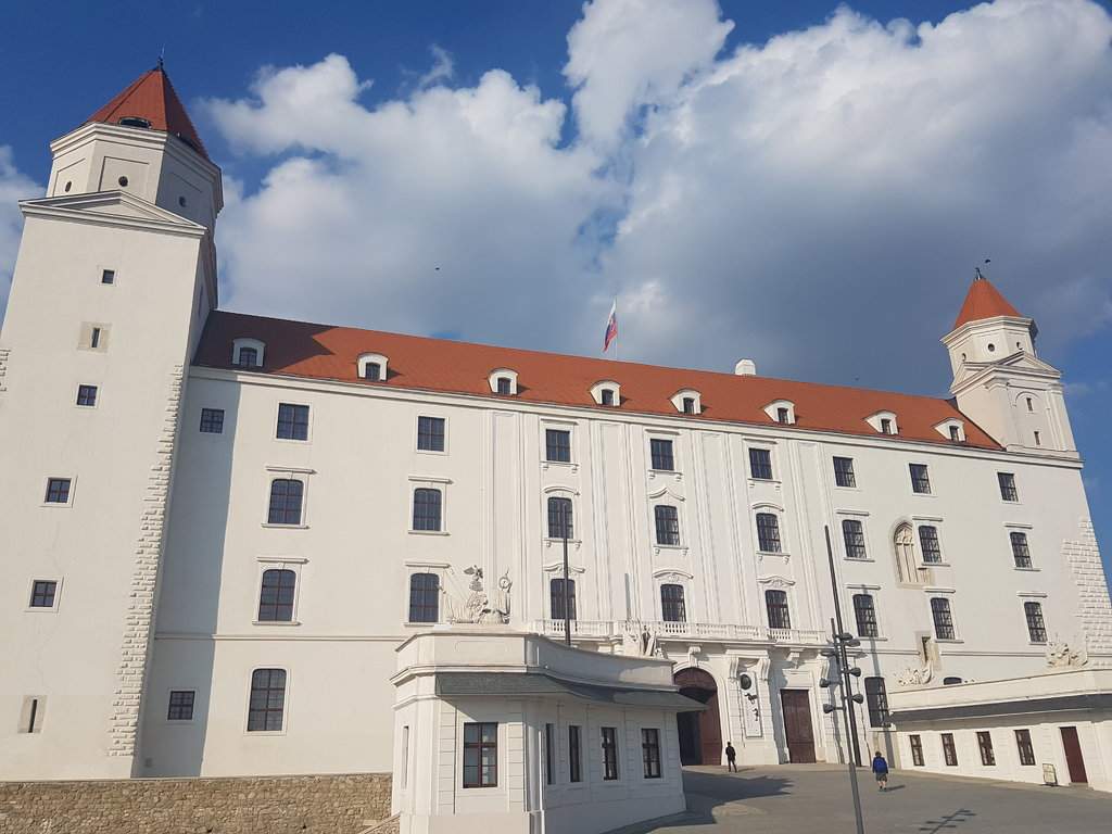Bratislava  841