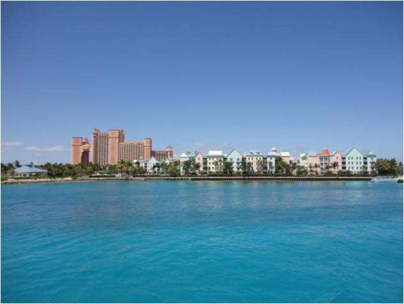 Casas típicas e o Atlantis em Paradise Island