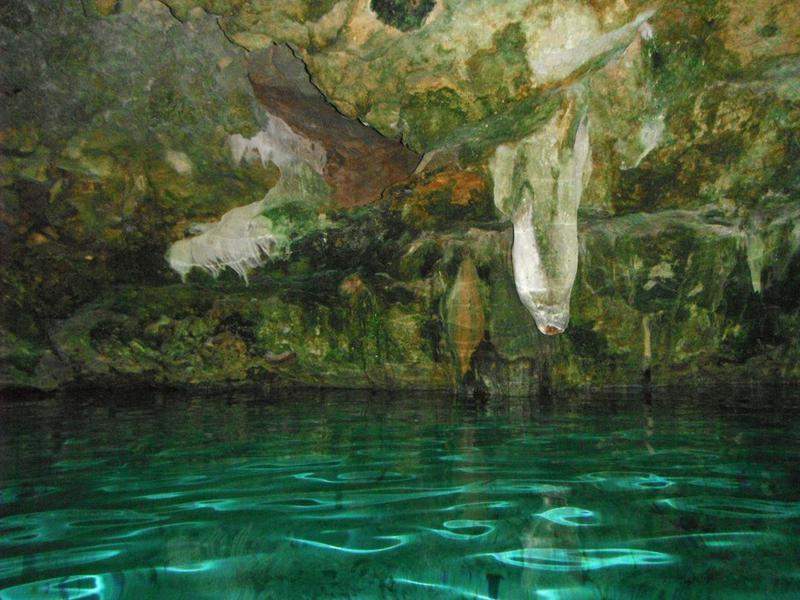 Cenote Dos Ojos