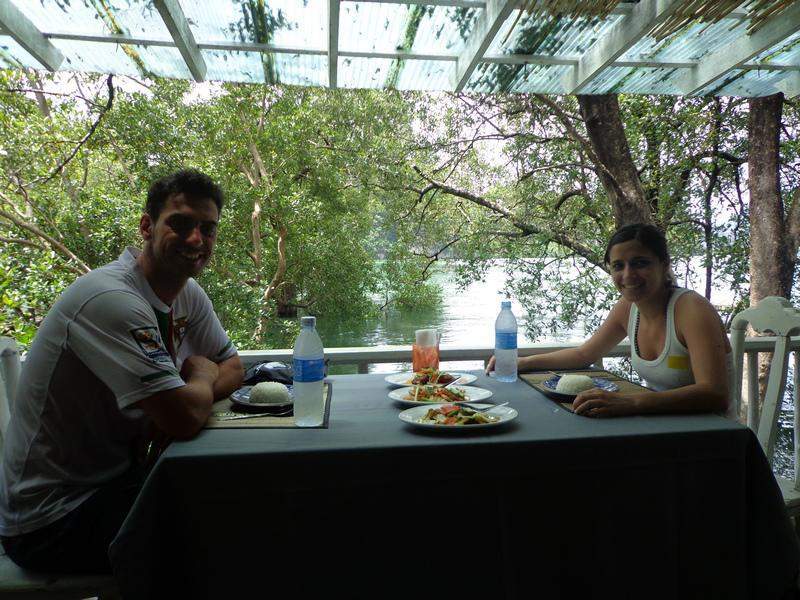 Depois de remar pelo mar, um merecido almoço