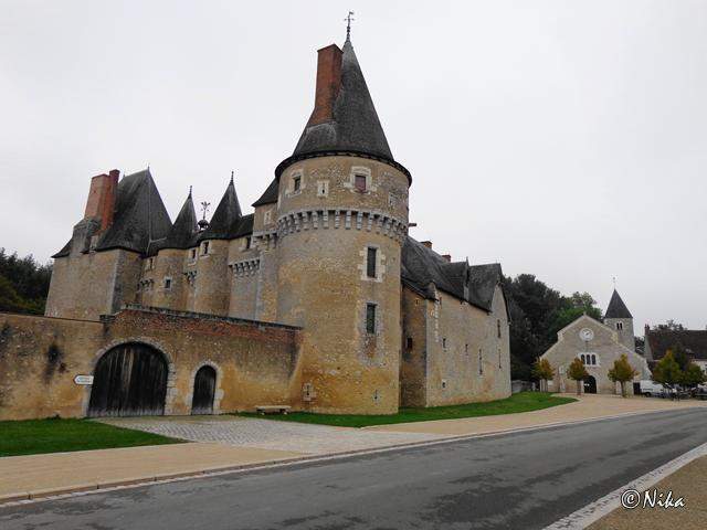 DSC01529FougeresSurBievre [640x480].JPG