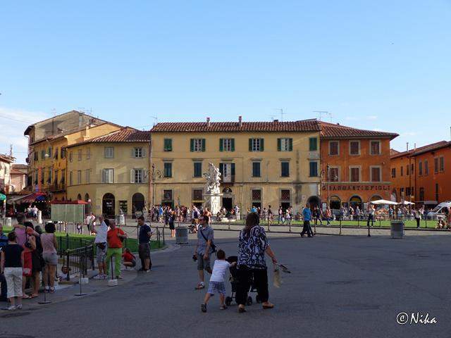 DSC02173PiazzaDelDuomo [640x480]