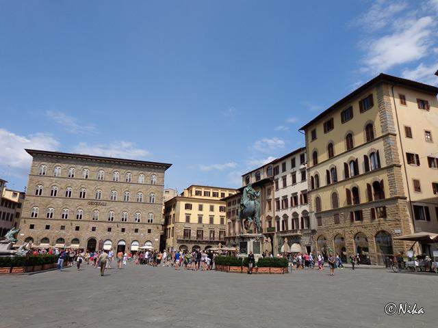 DSC02422PiazzaDellaSignoraf [640x480]