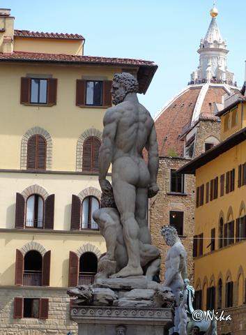 DSC02443PiazzaDellaSignoraf [640x480]