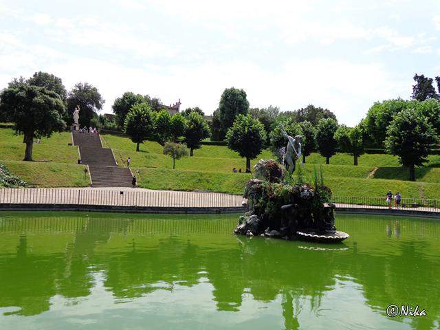 DSC02521FontanaDelNettuno GiardinoDiBobolif [640x480]